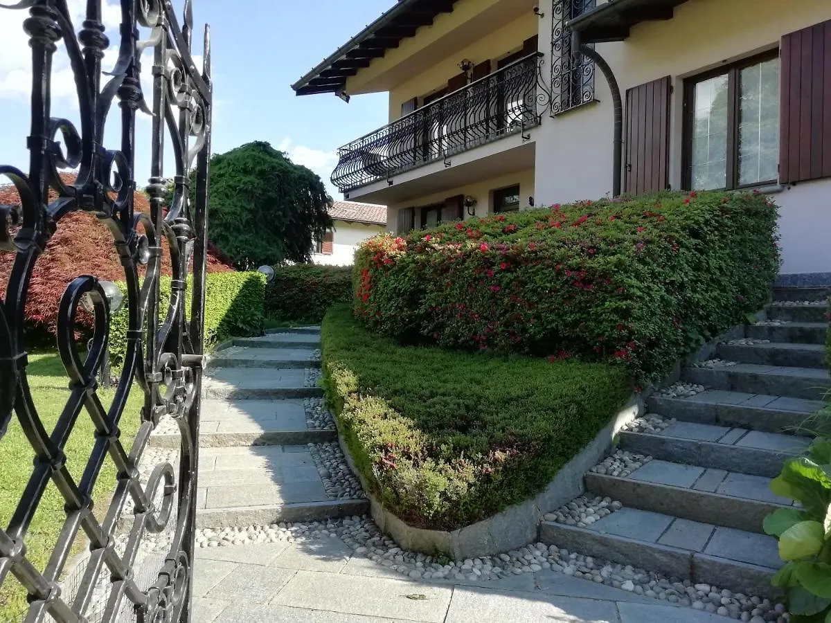 Villa Azalea San Fermo della Battaglia 3*,