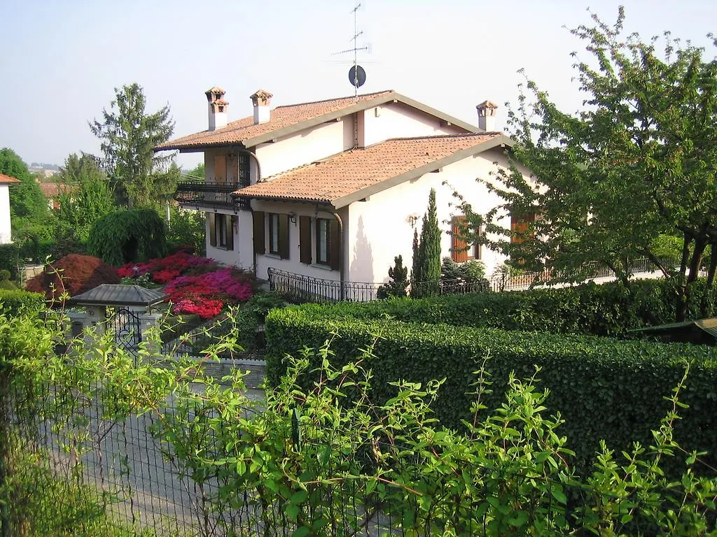 Villa Azalea San Fermo della Battaglia 3*,  Italy