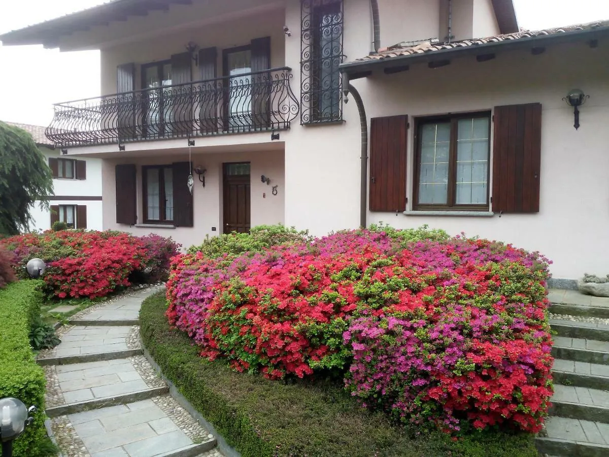 Villa Azalea San Fermo della Battaglia 3*,